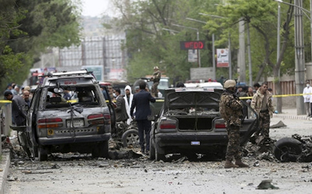 Hiện trường vụ đánh bom liều chết bên ngoài Đại sứ quán Afghanistan.